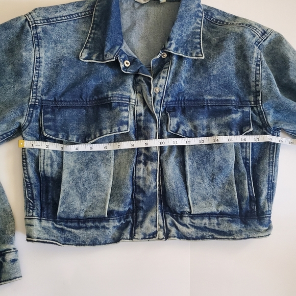 Highway Jeans Denim Women's cropped jean jacket w/ slight distressing. Sz Medium - Picture 9 of 10